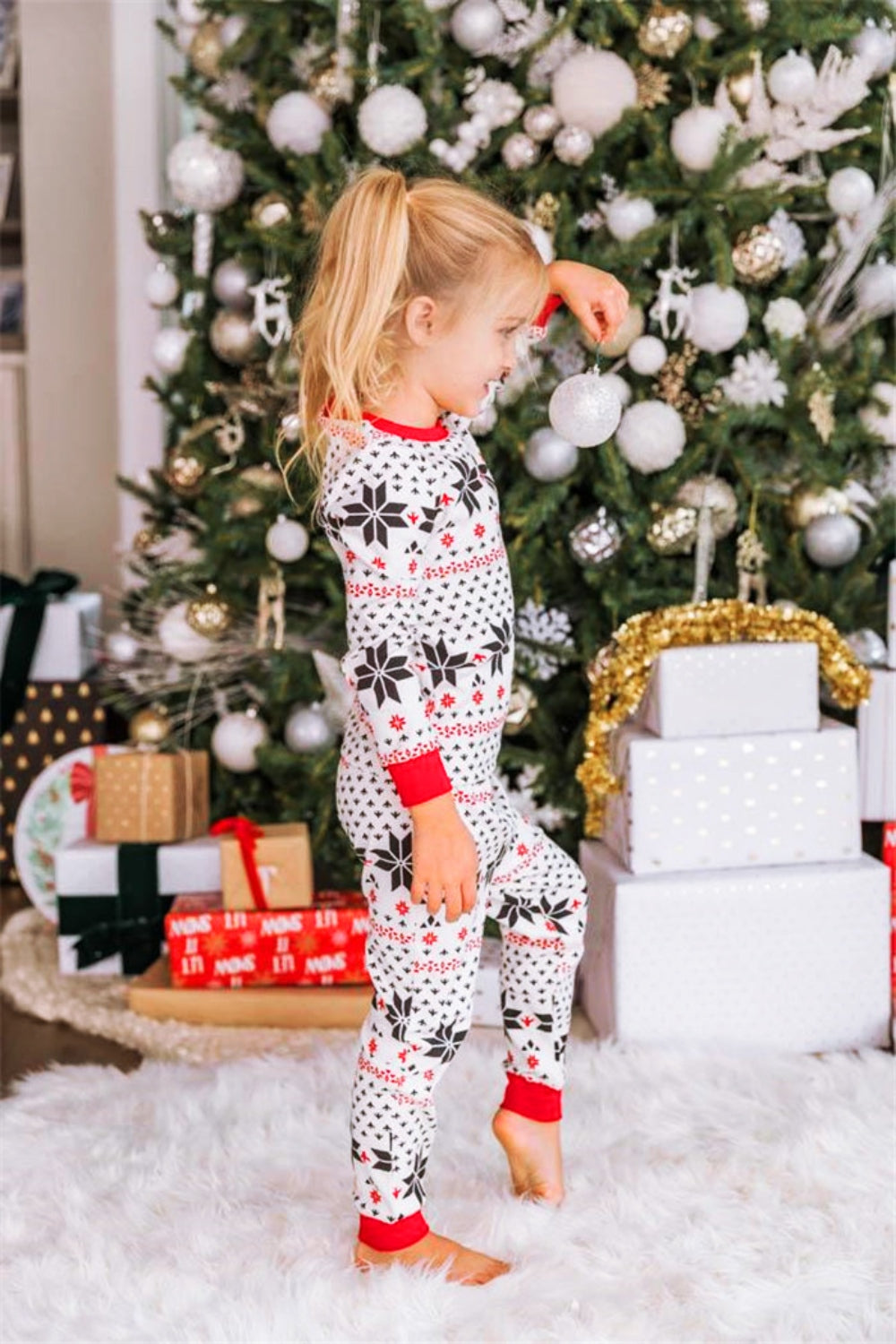 PJJAYS Children Snowflake Pattern Top and Pants Set